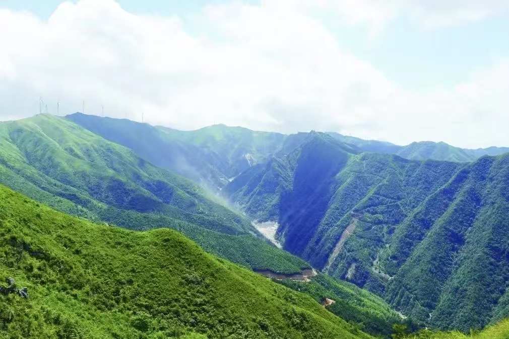 潮涌湘江 锂动未来——荣膺先进团队，，，湖南Z6尊龙凯时赫彰显锂电标杆实力